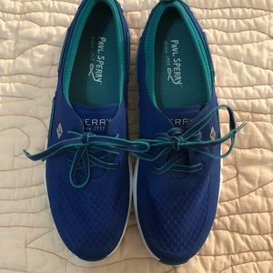 NEW Women’s Sperry sneakers